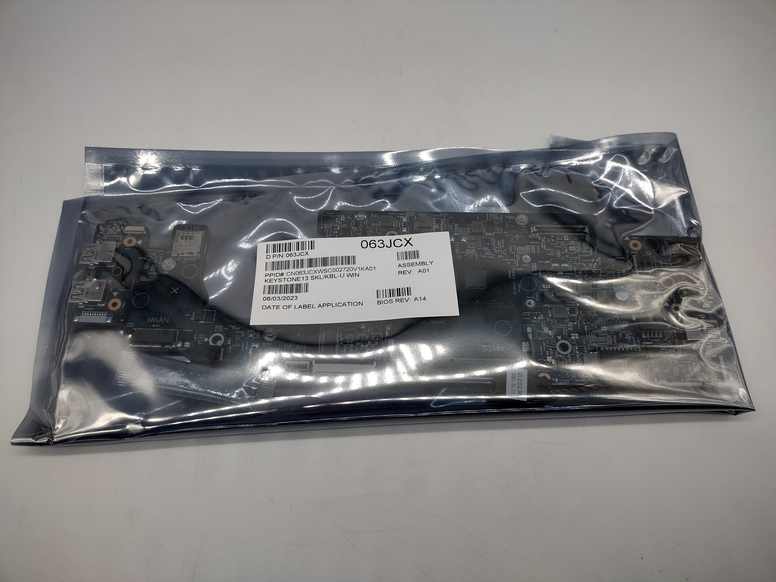 NEW GENUINE  Dell Latitude 13 3380 Motherboard I5-7200U CPU 063JCX 16824-1 5KCRX Image 1