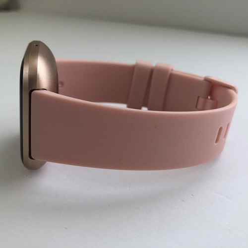 Fitbit FB507RGPK Versa 2 Smartwatch, Copper Rose fitness tracker. excellent Image 3